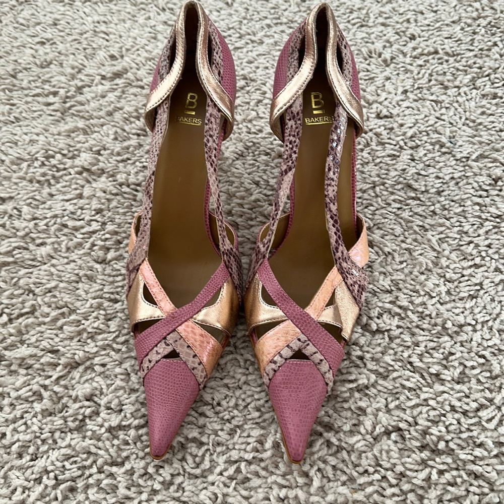 Multicolored, mauve gold peach snake print, pointed toe, lower heel pumps